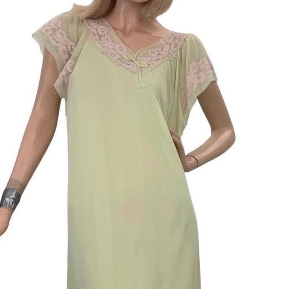 Vintage Pastel Green Nightgown  Lace Trim Sleepwear 1970's Fairycore‎ Coquette M